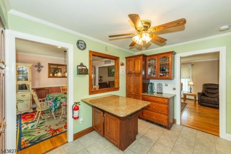21 Whitegate Road Roxbury NJ 07876