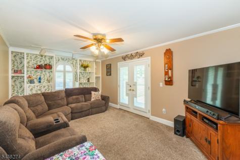21 Whitegate Road Roxbury NJ 07876