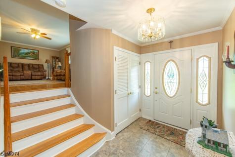 21 Whitegate Road Roxbury NJ 07876
