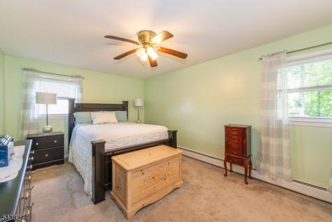 21 Whitegate Road Roxbury NJ 07876