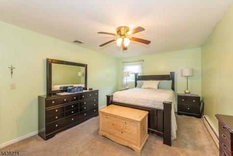 21 Whitegate Road Roxbury NJ 07876