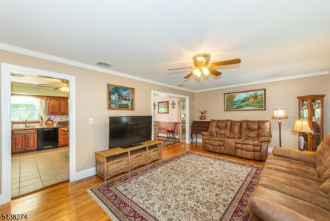 21 Whitegate Road Roxbury NJ 07876