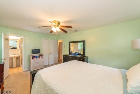21 Whitegate Road Roxbury NJ 07876
