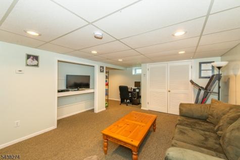 21 Whitegate Road Roxbury NJ 07876