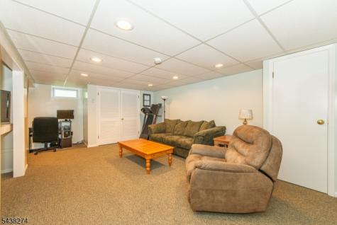21 Whitegate Road Roxbury NJ 07876