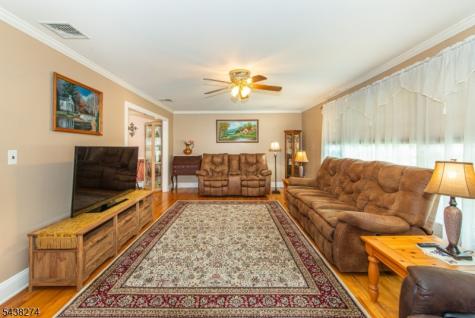 21 Whitegate Road Roxbury NJ 07876