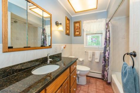 21 Whitegate Road Roxbury NJ 07876