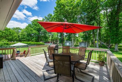 21 Whitegate Road Roxbury NJ 07876