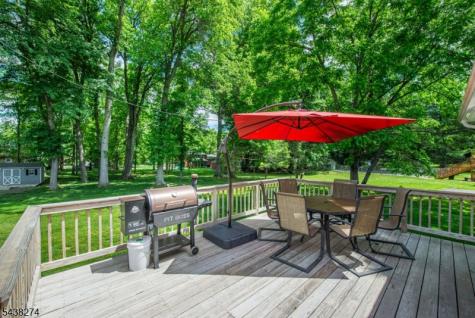 21 Whitegate Road Roxbury NJ 07876