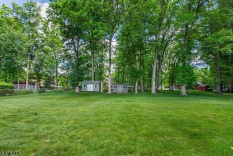 21 Whitegate Road Roxbury NJ 07876