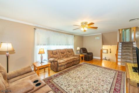 21 Whitegate Road Roxbury NJ 07876