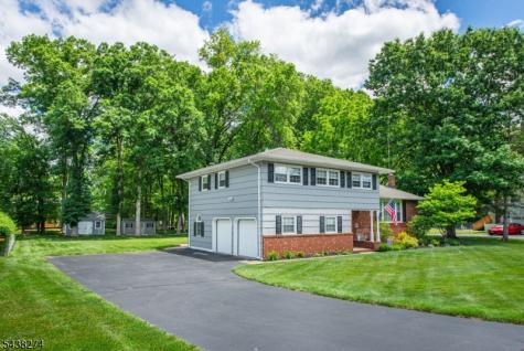 21 Whitegate Road Roxbury NJ 07876
