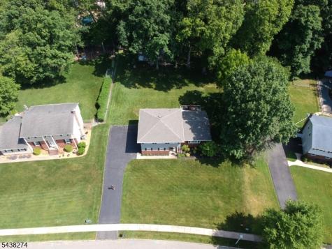 21 Whitegate Road Roxbury NJ 07876