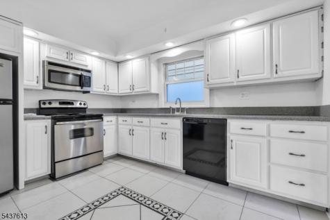 23 Colonial Drive Bayonne NJ 07002