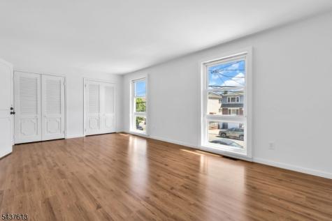 23 Colonial Drive Bayonne NJ 07002