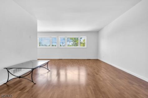 23 Colonial Drive Bayonne NJ 07002