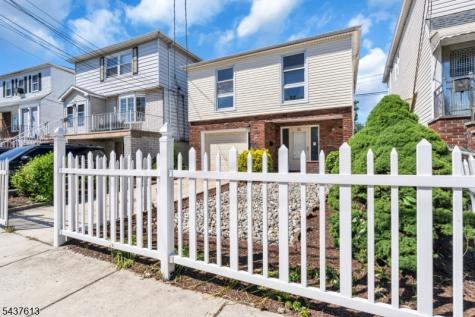 23 Colonial Drive Bayonne NJ 07002