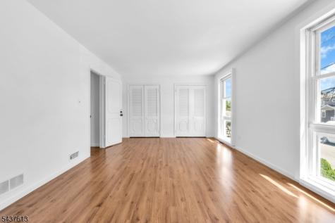 23 Colonial Drive Bayonne NJ 07002