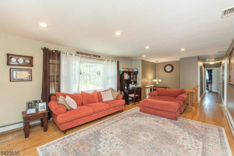 33 Lawrence Road Randolph NJ 07869