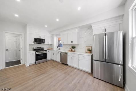 66 Girard Place Newark NJ 07108