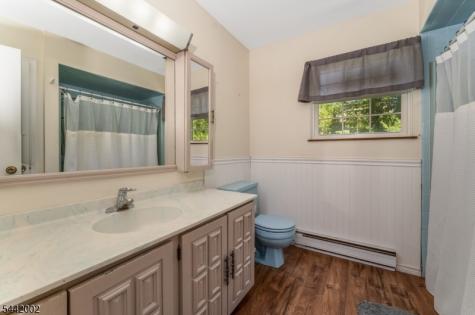 270 Andersen Road Holland NJ 08848