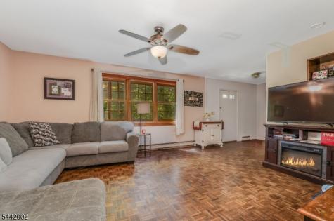 270 Andersen Road Holland NJ 08848