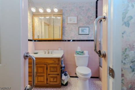 286 Harris Avenue Middlesex NJ 08846
