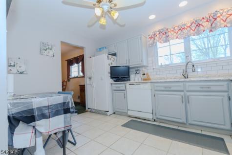 286 Harris Avenue Middlesex NJ 08846