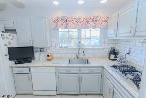 286 Harris Avenue Middlesex NJ 08846