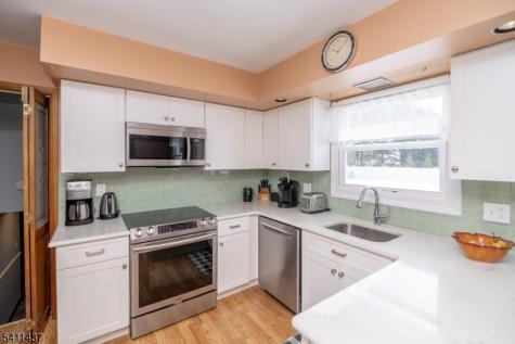 100 Eyland Avenue Roxbury NJ 07876