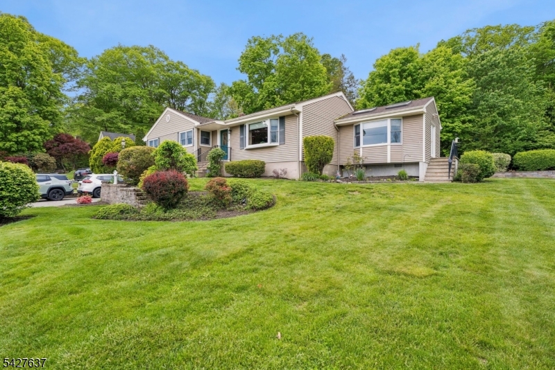 6 Waters Edge Kinnelon NJ 07405