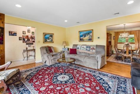 6 Waters Edge Kinnelon NJ 07405