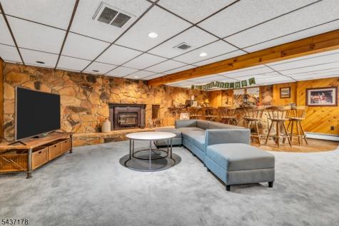 31 Water Street Independence NJ 07840