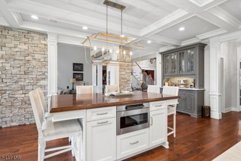26 Farmersville Road Tewksbury NJ 07830