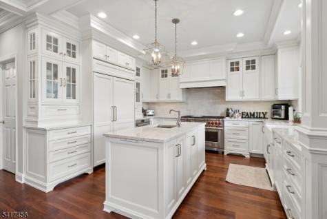 26 Farmersville Road Tewksbury NJ 07830