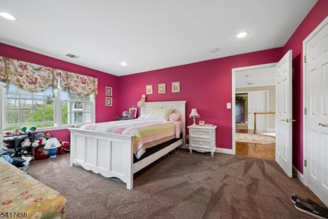 26 Farmersville Road Tewksbury NJ 07830