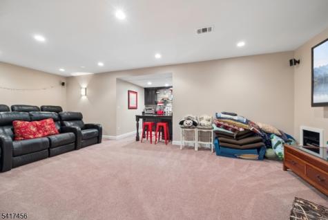 26 Farmersville Road Tewksbury NJ 07830