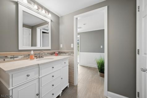 26 Farmersville Road Tewksbury NJ 07830