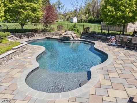 26 Farmersville Road Tewksbury NJ 07830