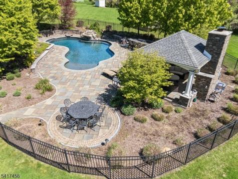 26 Farmersville Road Tewksbury NJ 07830