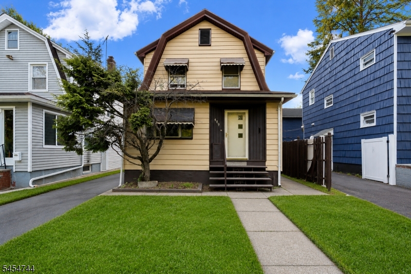 489 N Clinton Street East Orange NJ 07017