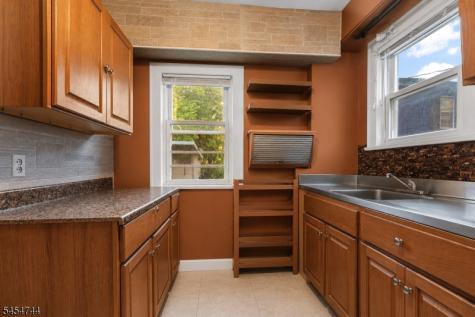 489 N Clinton Street East Orange NJ 07017