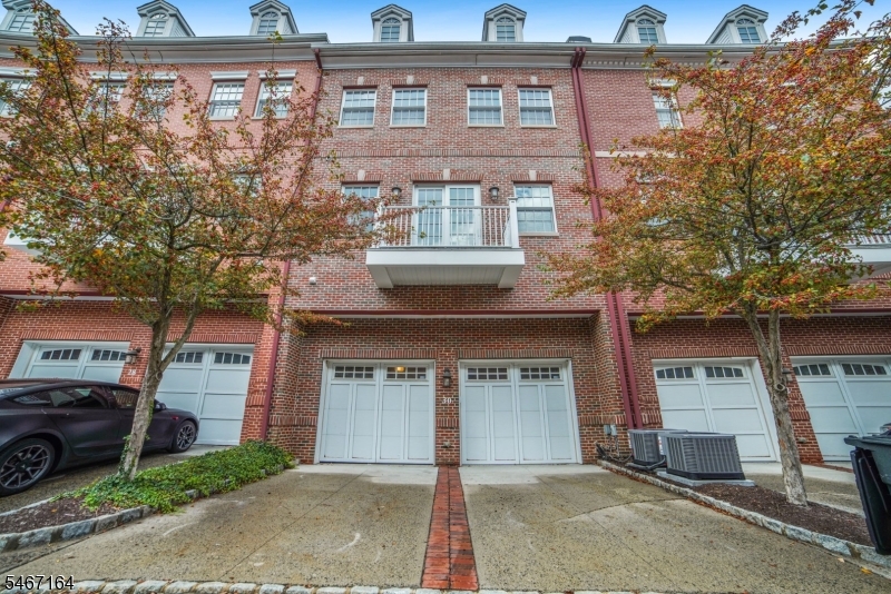 30 Carillon Circle Livingston NJ 07039
