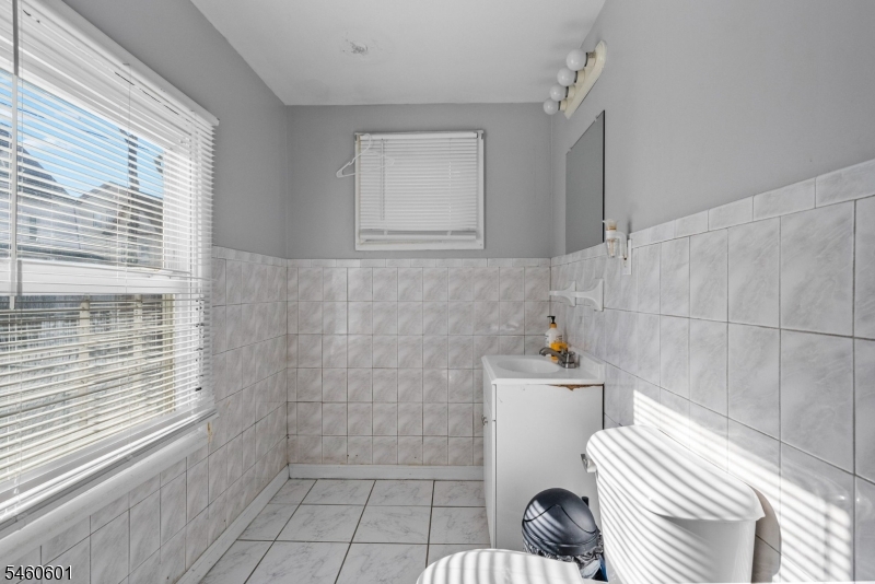 38 Nairn Place Newark NJ 07108