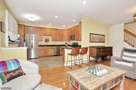 17 De Bruyle Court Hawthorne NJ 07506