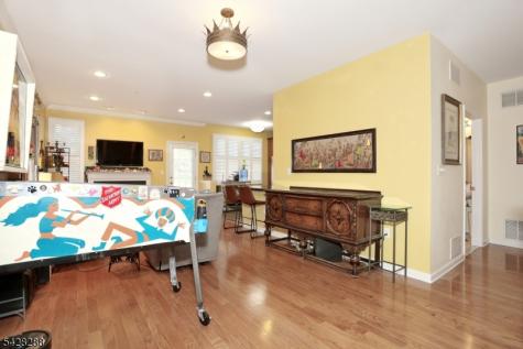 17 De Bruyle Court Hawthorne NJ 07506