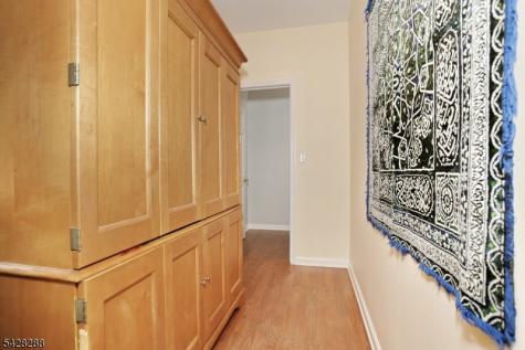 17 De Bruyle Court Hawthorne NJ 07506