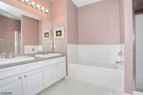 17 De Bruyle Court Hawthorne NJ 07506