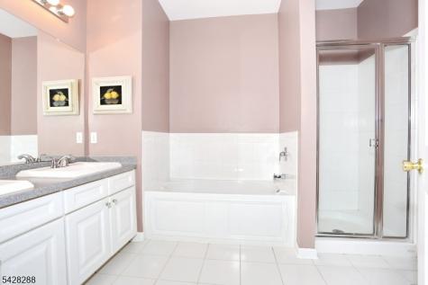 17 De Bruyle Court Hawthorne NJ 07506