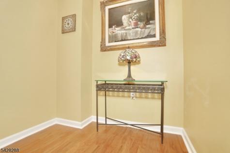 17 De Bruyle Court Hawthorne NJ 07506